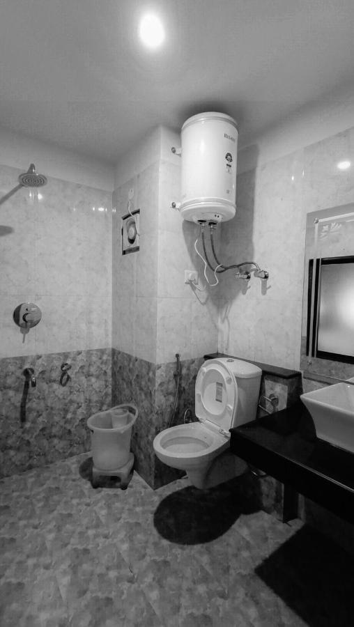 Hotel Akash Regency مايالي المظهر الخارجي الصورة
