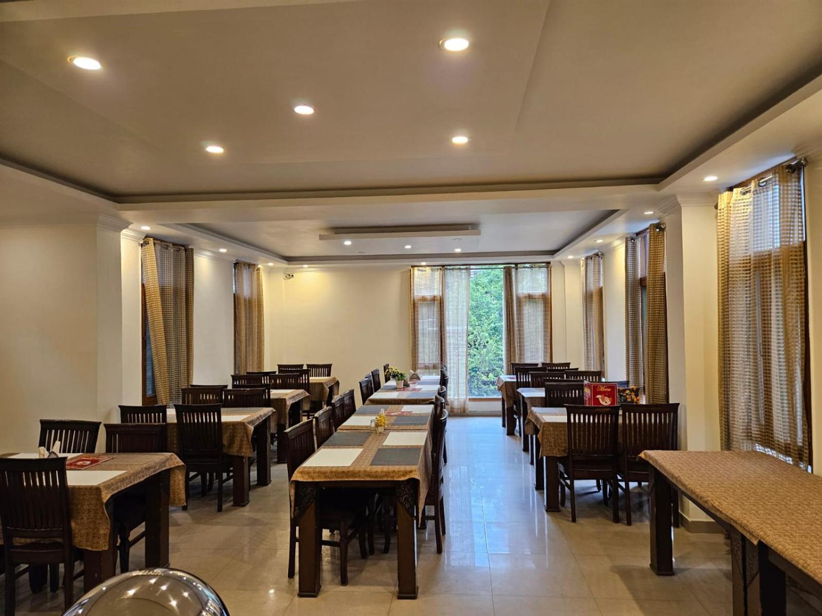 Hotel Akash Regency مايالي المظهر الخارجي الصورة